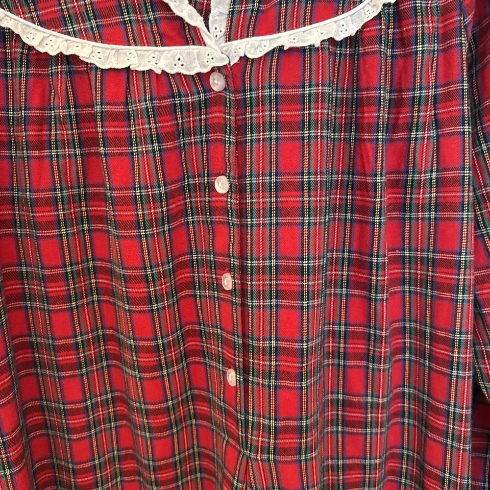 Land of Salzburg Size M Cotton Flannel Plaid Nightgown Red peter pan